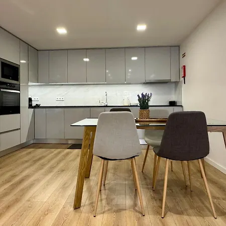 Mitihouse - Glamorous Getaway In Апартаменты Коимбра