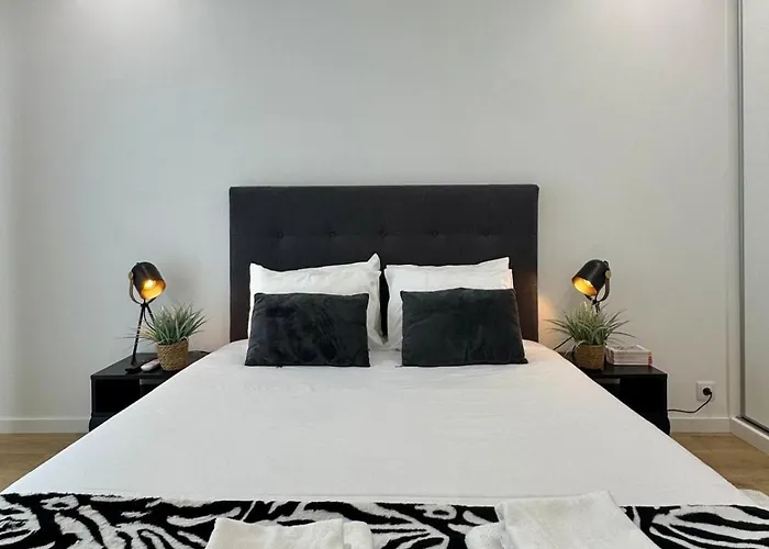 Mitihouse - Glamorous Getaway In Апартаменты Коимбра